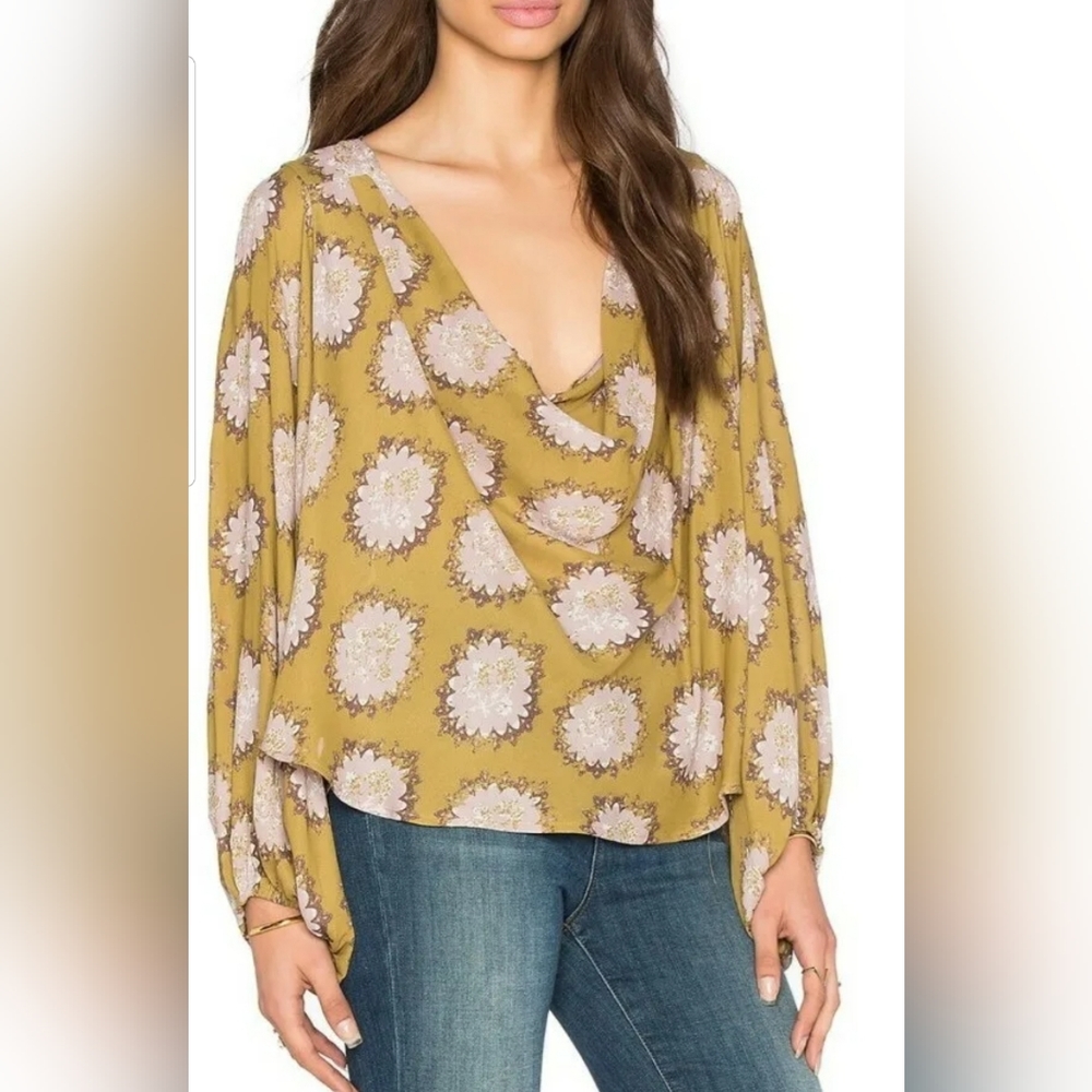 Free People Cowling Around Oversized Boho Top Green Combo Size Small